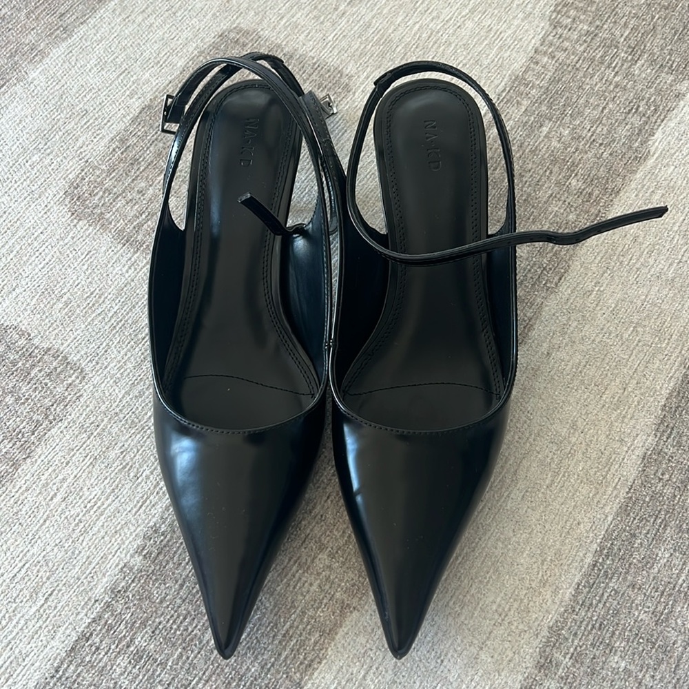 Black kitten pumps. Worn once
